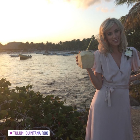 Meet your Posher, Megan - Picture 4 of 5